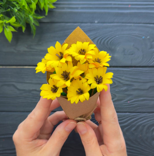 Tiny Flowers: Blooming Sunflower Bouquet